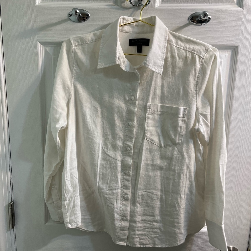 Banana Republic White Dress Shirt Buttoned Collar